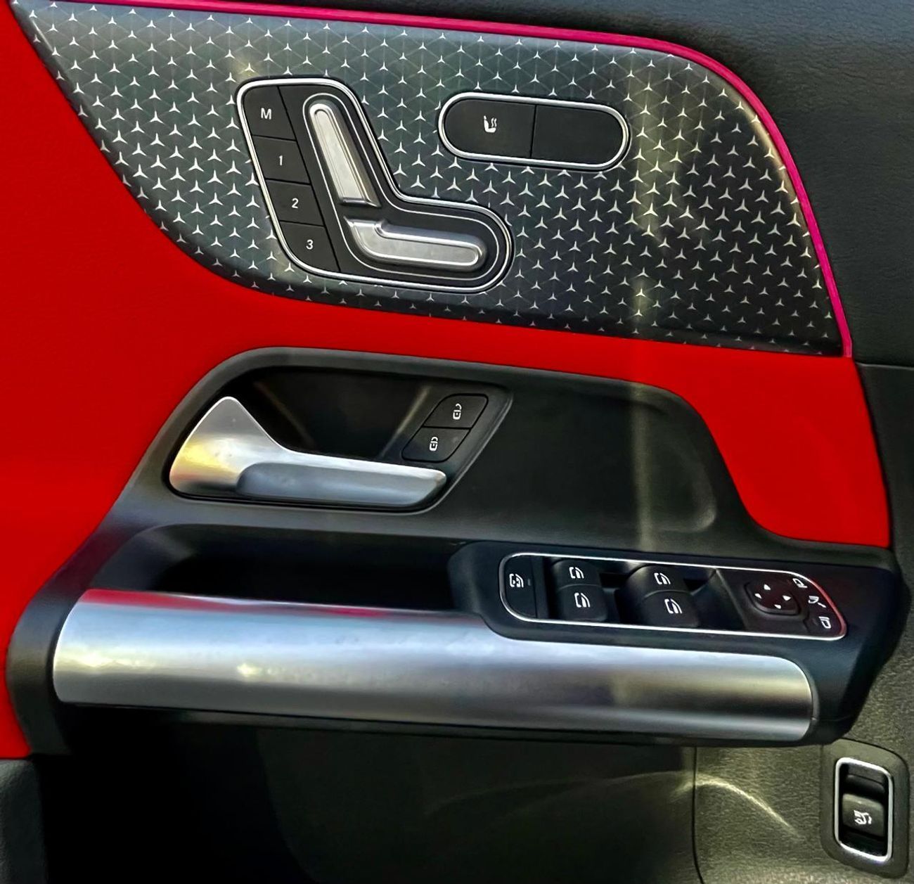 مرسيدس بنز GLA 200 Premium 1.4L AMG 5 years warranty 2025 GCC