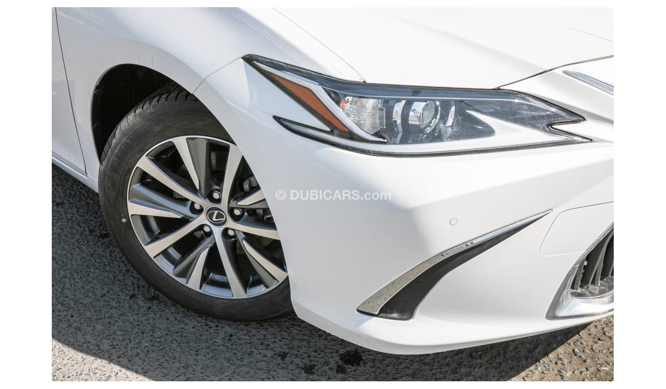 New Lexus ES 300 Hybrid 2.5L with 2 Power Seats , Rear Camera and