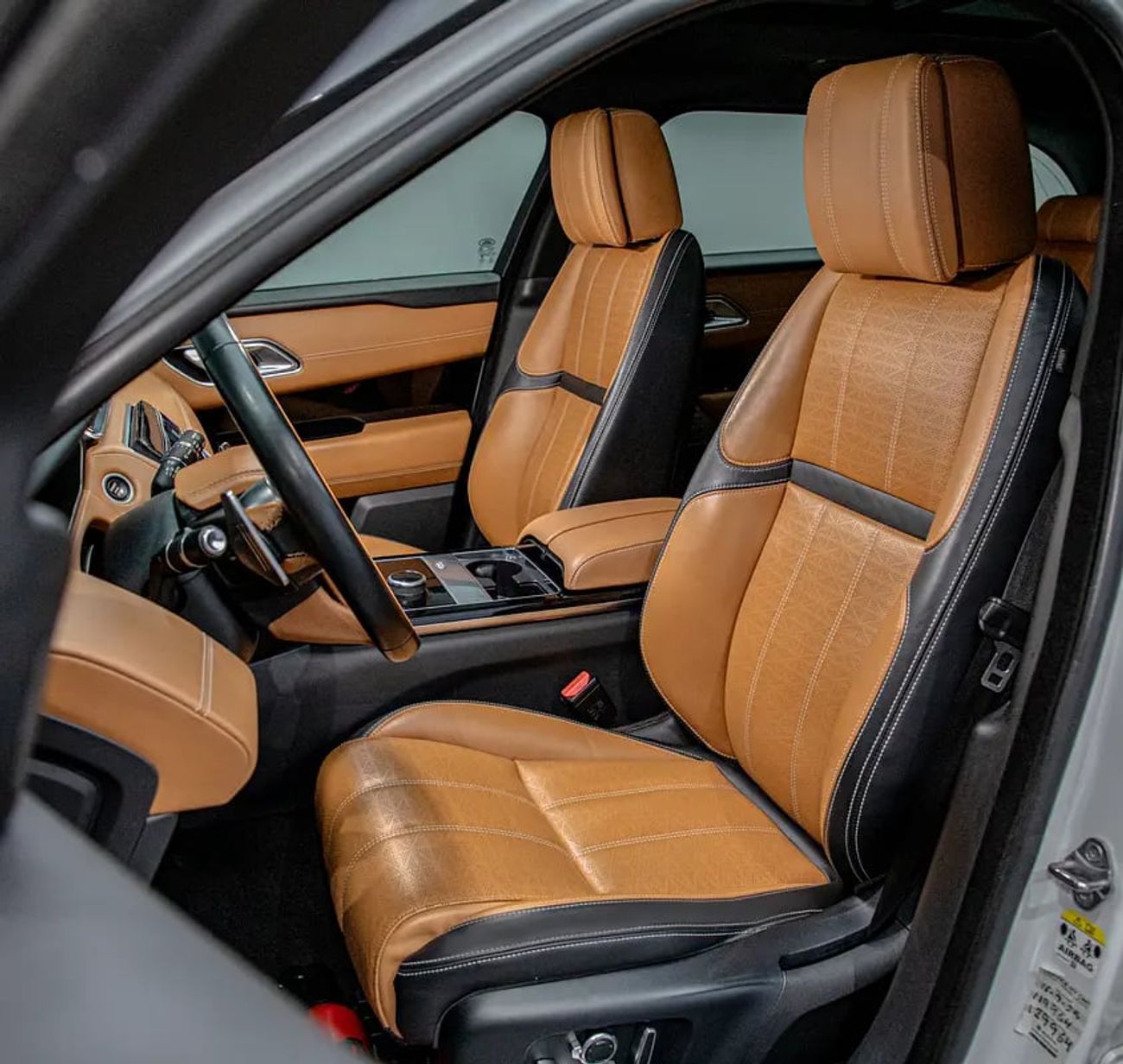 لاند روفر رينج روفر فيلار P300 R-Dynamic 2.0L