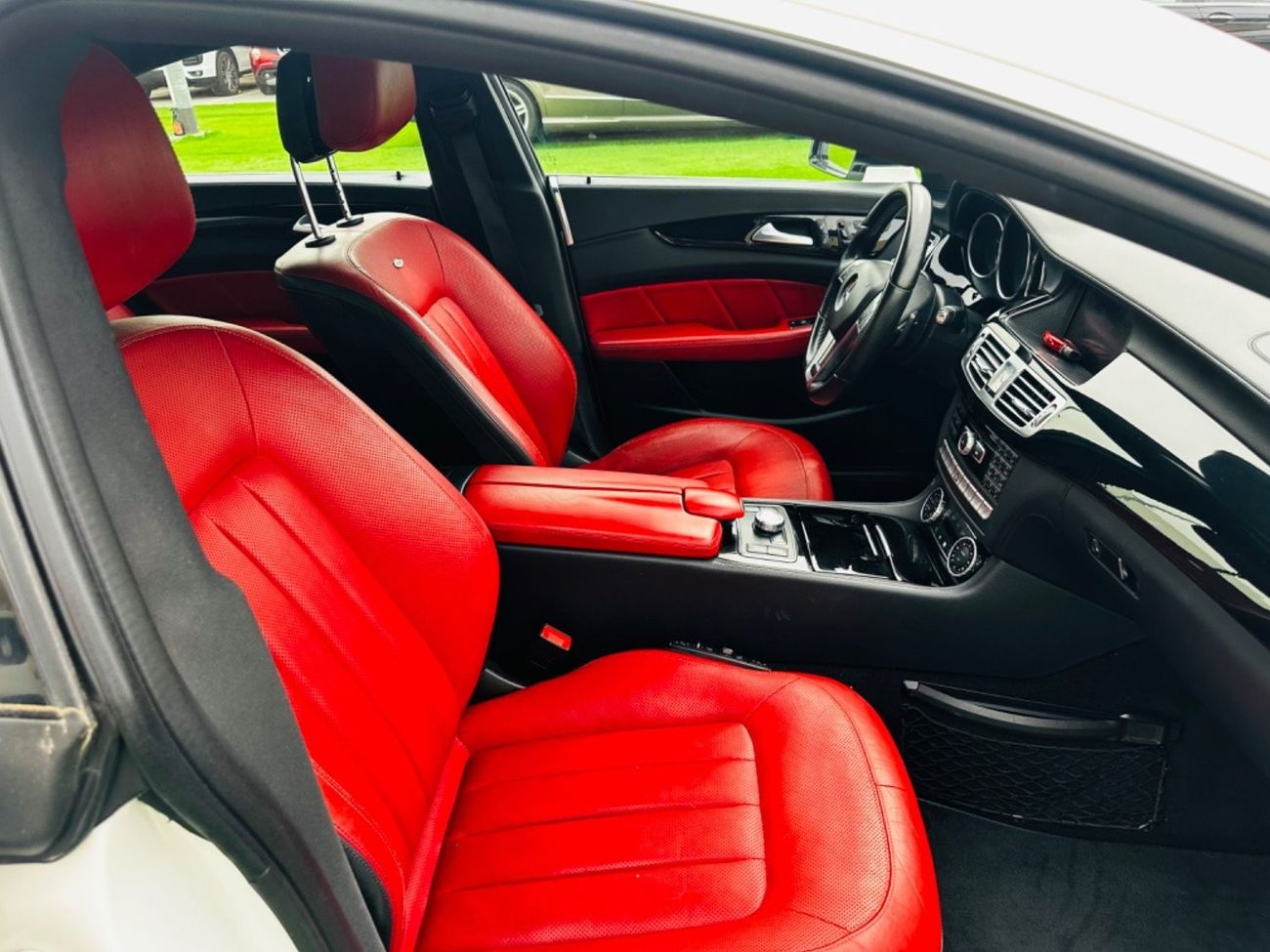 Mercedes-Benz CLS 500 MODEL 2014 GCC CAR PERFECT CONDITION INSIDE AND OUTSIDE