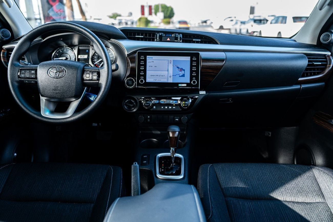 تويوتا هيلوكس Toyota Hilux  4.0-l 4WD pickup  2026 4-door cabin, automatic