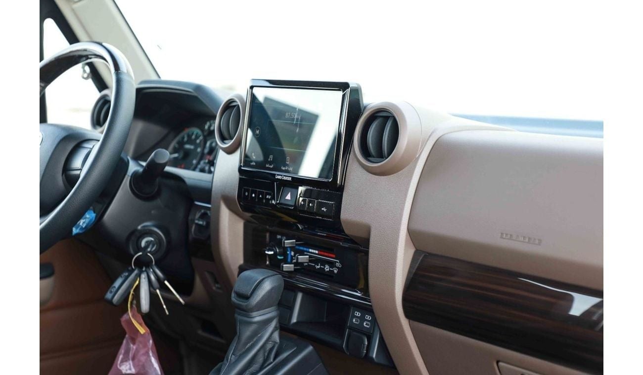 Toyota Land Cruiser 70 2024 TOYOTA LC79 LX Z SINGLE CAB 2.8 - GREY inside SADLLE TAN | Export Only