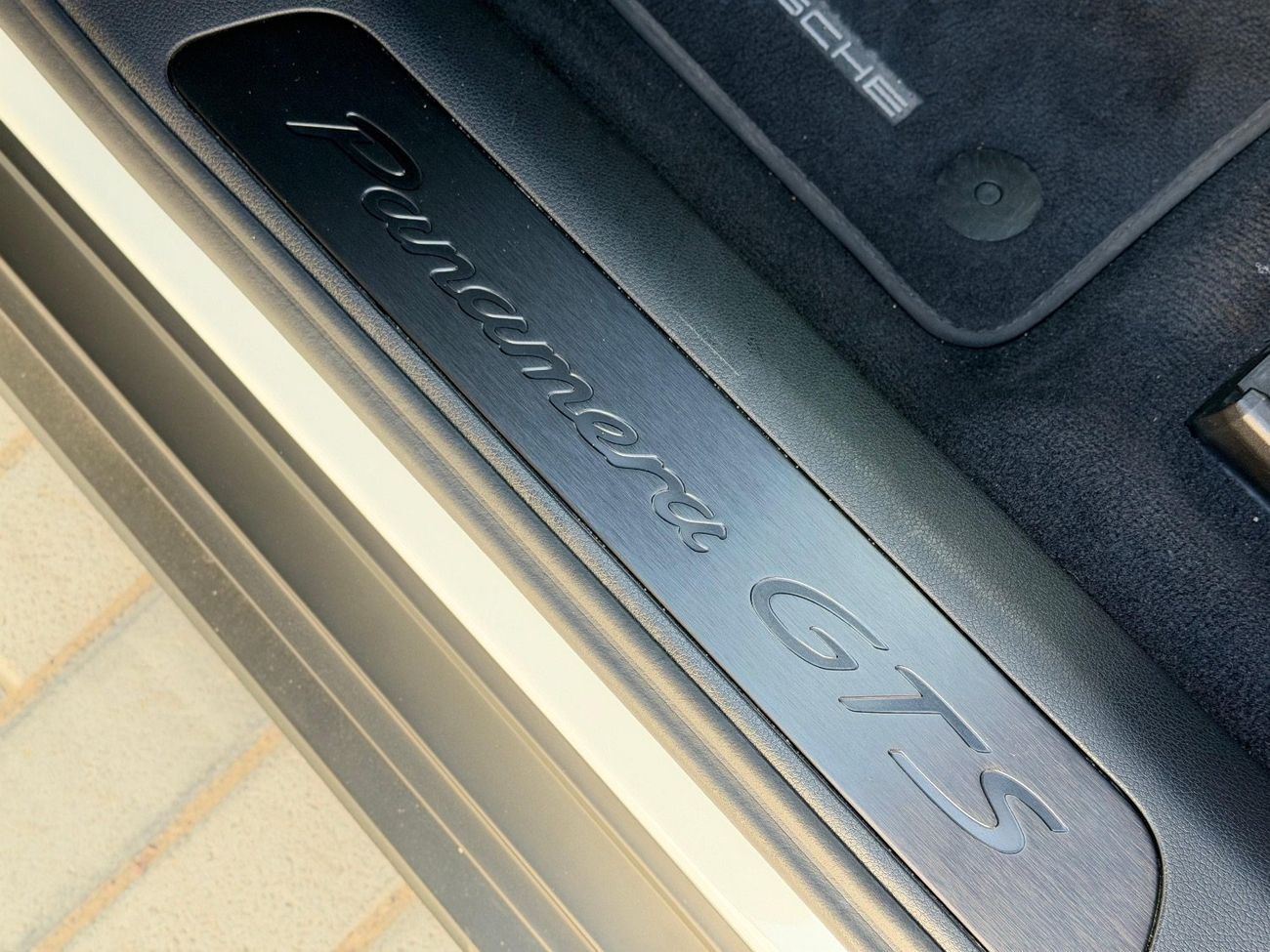 Porsche Panamera GTS 4.0L (454 HP) AWD