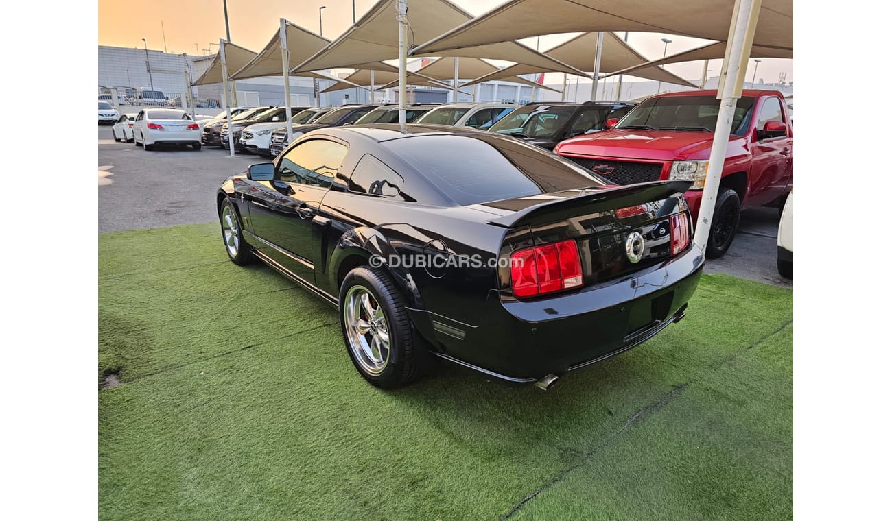 فورد موستانج خليجى  GT موديل 2007 كوبيه شاشة اندرويد كاميرا خلفية حساسات مثبت سرعة تحكم بحالة ممتازة