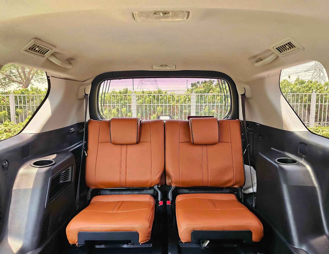 تويوتا برادو VXR/ V4 2.7L/ FULL OPTION/ SUNROOF/ ELECTRIC LEATHER SEATS/ HEADS REST TV/ DOWN TYRE/ LOT# 39672