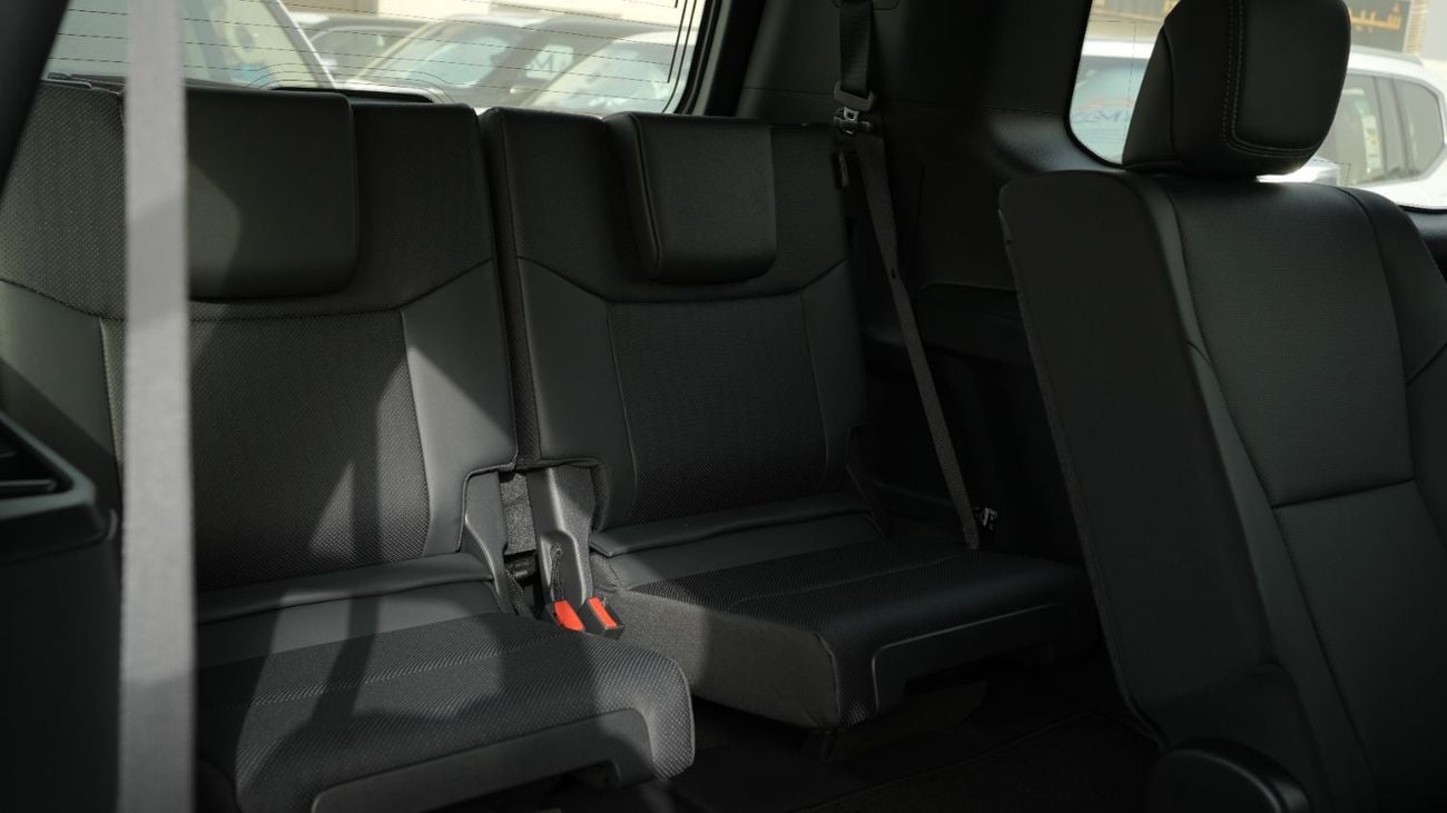 Toyota Prado 2026 Toyota Land Cruiser Prado 2.8L AT Diesel (White-Black)