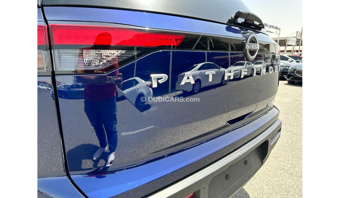 Nissan Pathfinder SV