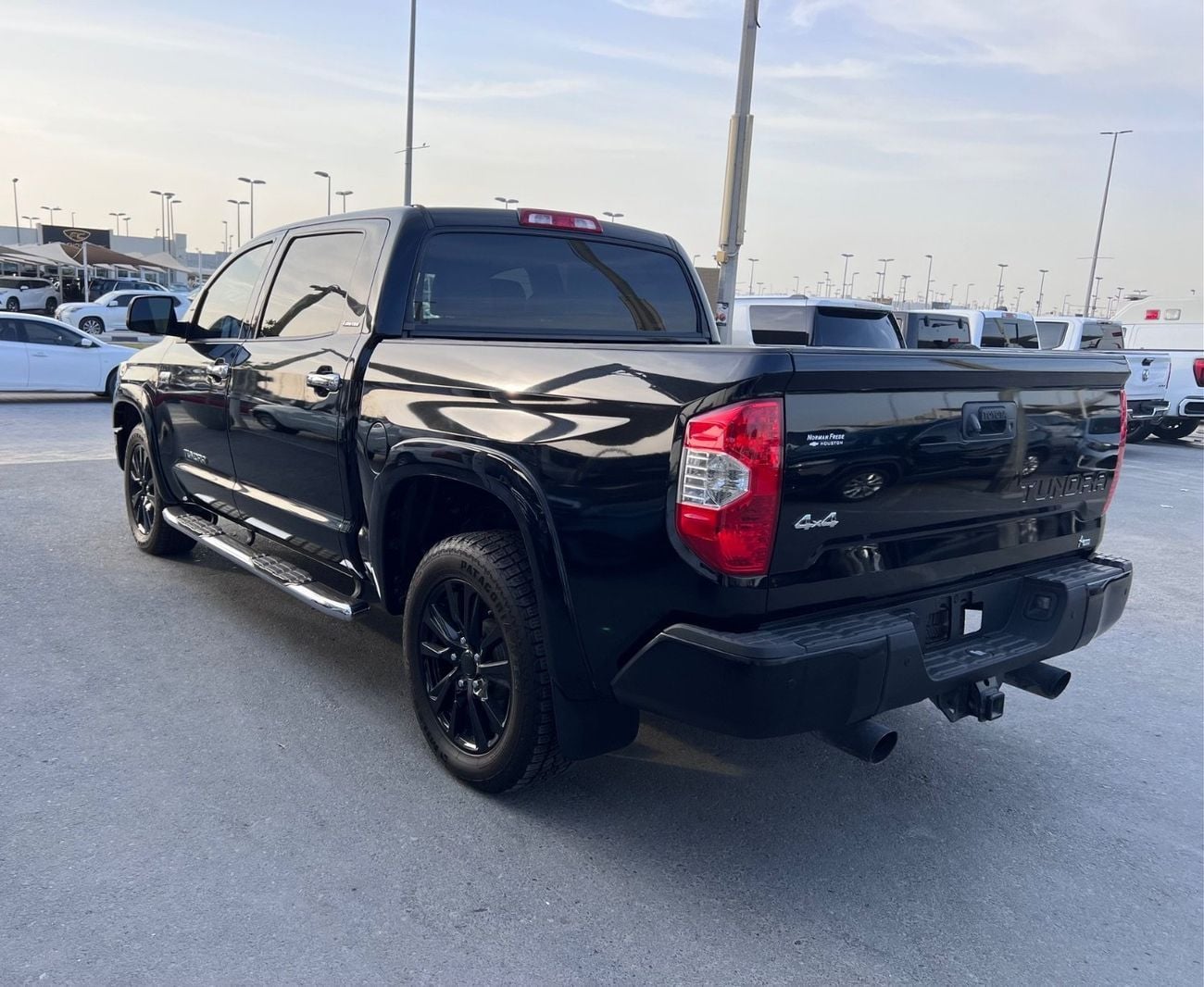 تويوتا تاندرا Crewmax Limited 5.7L