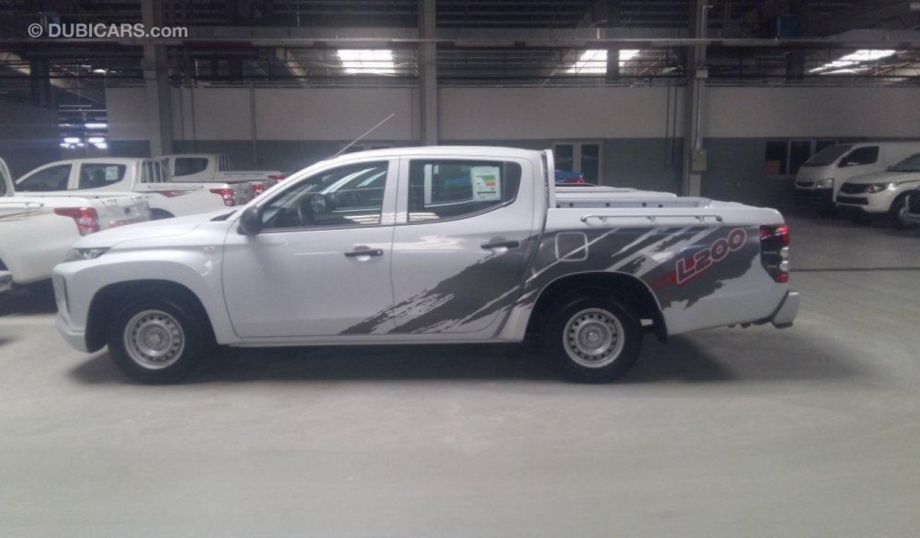 ميتسوبيشي L200 L200 L200 4/2 DIESEL-READY TO EXPORT