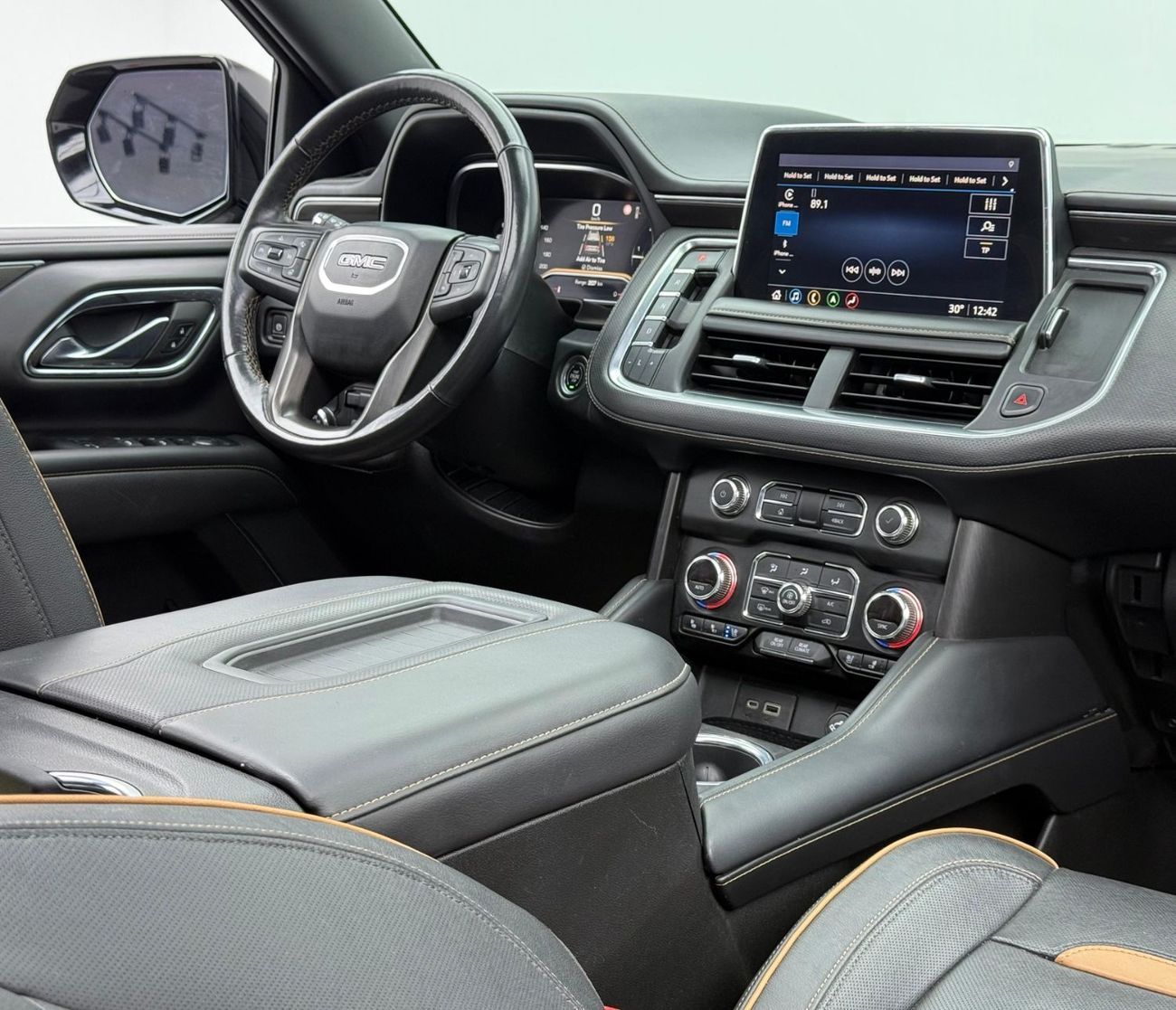 GMC Yukon AT4 5.3L 2022 GMC Yukon AT4, Warranty, Full Service History, Fully Loaded, Excellent Condition, GCC