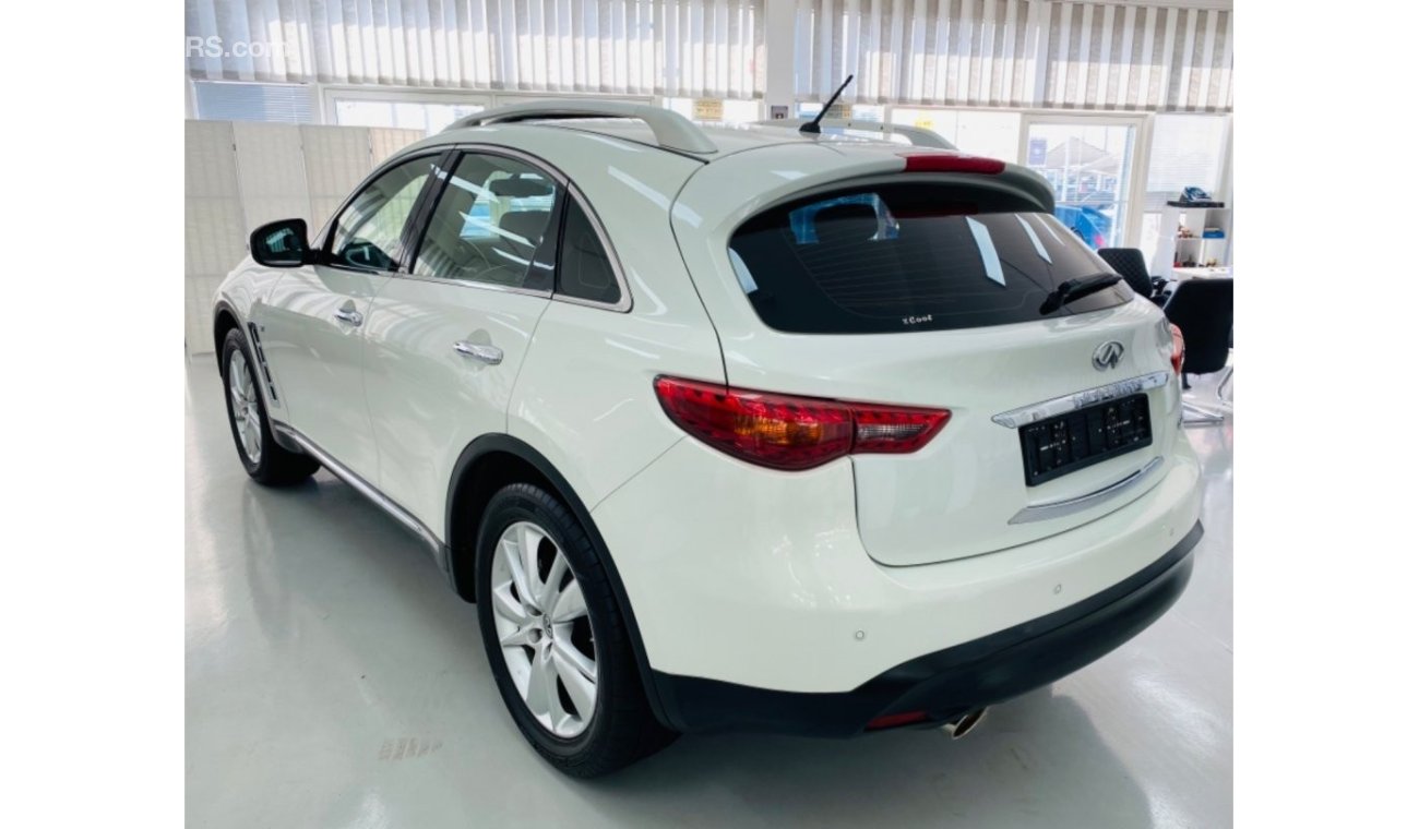 Infiniti QX70 Qx70 .. GCC .. FSH .. Perfect Condition .. V6