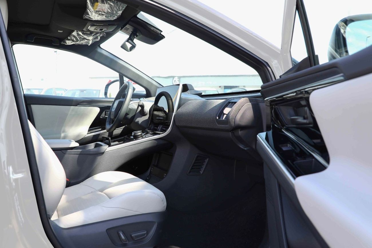 Toyota bZ4X 2022 Toyota bZ4X X-Mode Pro - White inside Grey