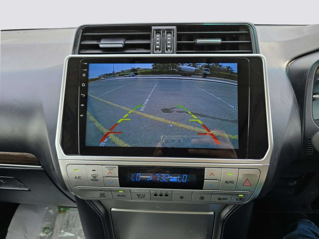 تويوتا برادو 4x4 Diesel 2.8L Right Hand Drive ( Export Only )