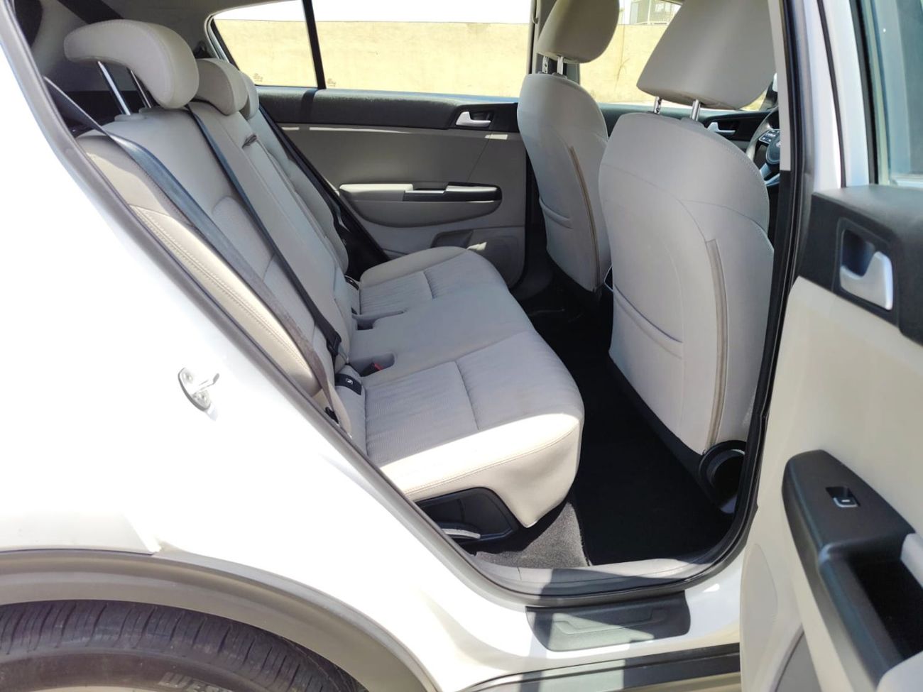 Kia Sportage LX Top 2.4L 790-Monthly l GCC l Cruise, Camera, GPS l Accident Free