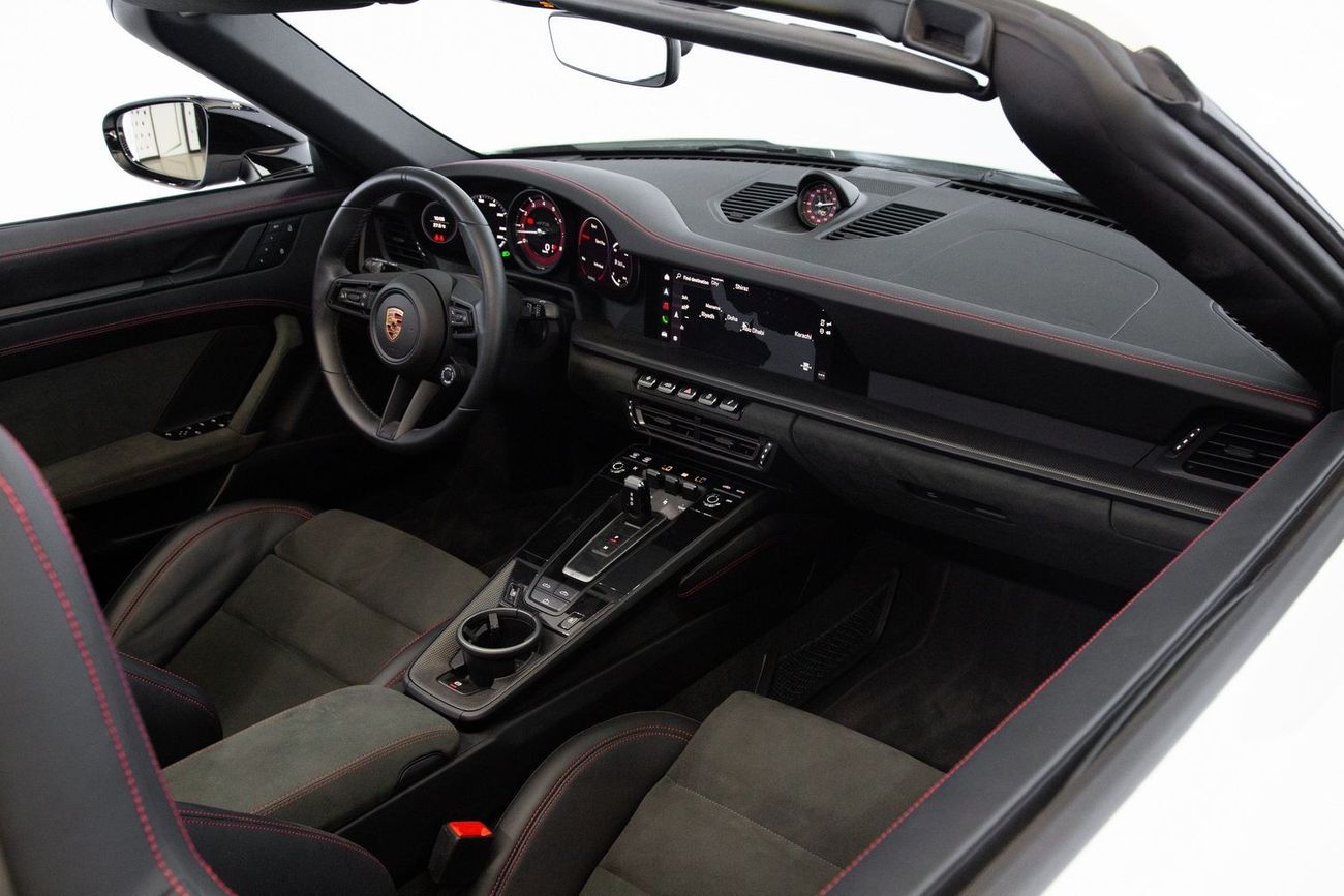 Porsche 911 CARRERA GTS CABRIOLET