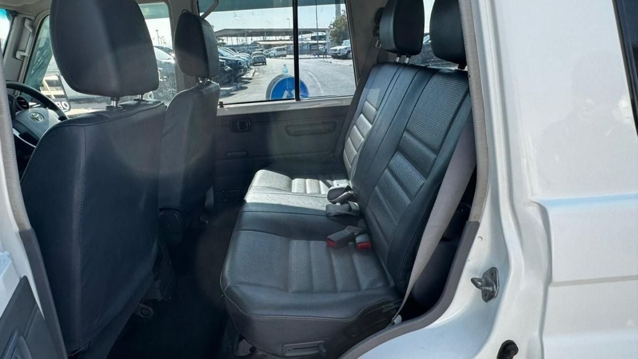 Toyota Land Cruiser 70