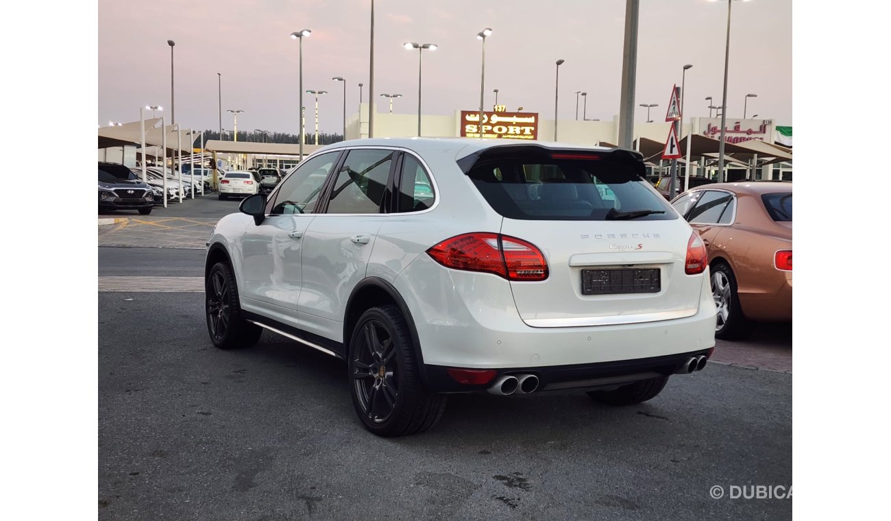 بورش كايان Porsche Cayenne S_Gcc_2014_Excellent_Condition _Full option