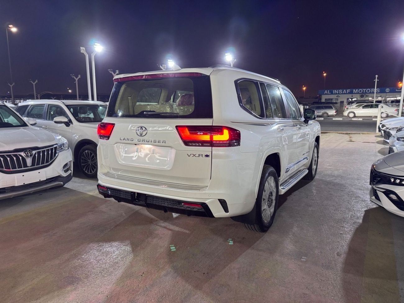 تويوتا لاند كروزر VXR