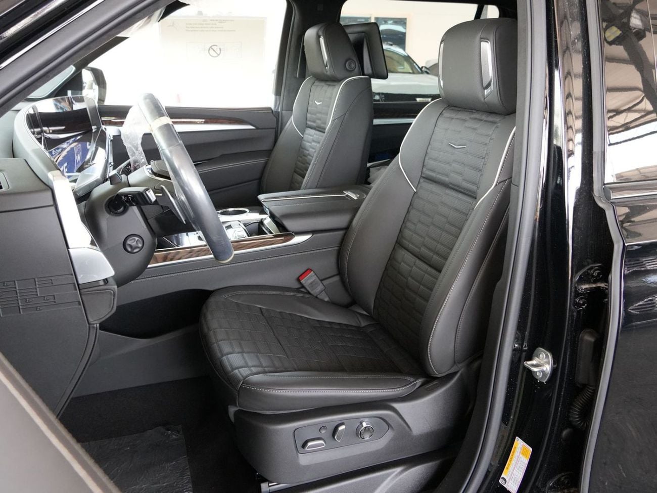 كاديلاك إسكالاد 2026 ESCALADE ESV SPORT PLATINUM CAPTAIN SEATS BRAND NEW 0KM