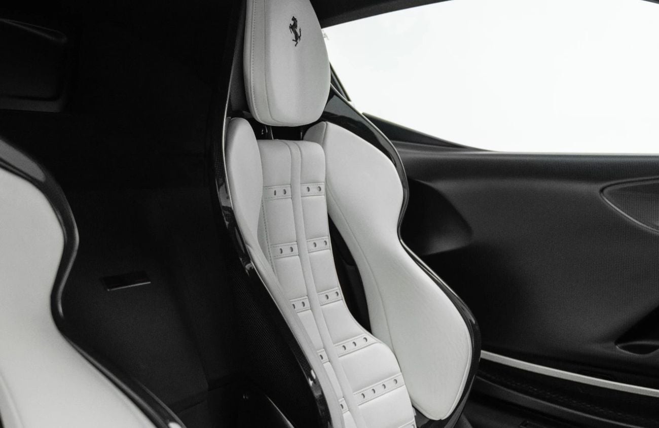 فيراري SF90 ستراديل سترادالي 4.0-liter twin-turbocharged V8 engine + 3 electric motors | Warranty