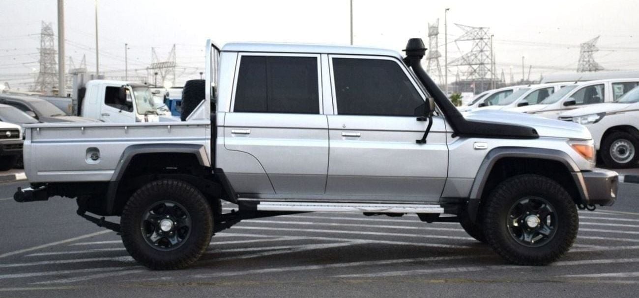تويوتا لاند كروزر بيك آب 4.5L 8cyl Diesel, Manual, Four Wheel (Right hand)