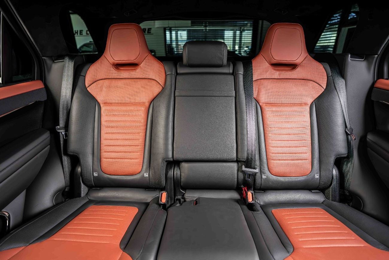 Land Rover Range Rover Sport  SV Edition One-Land Rover warranty valid till October 2029-full service done in Land Rover-wel