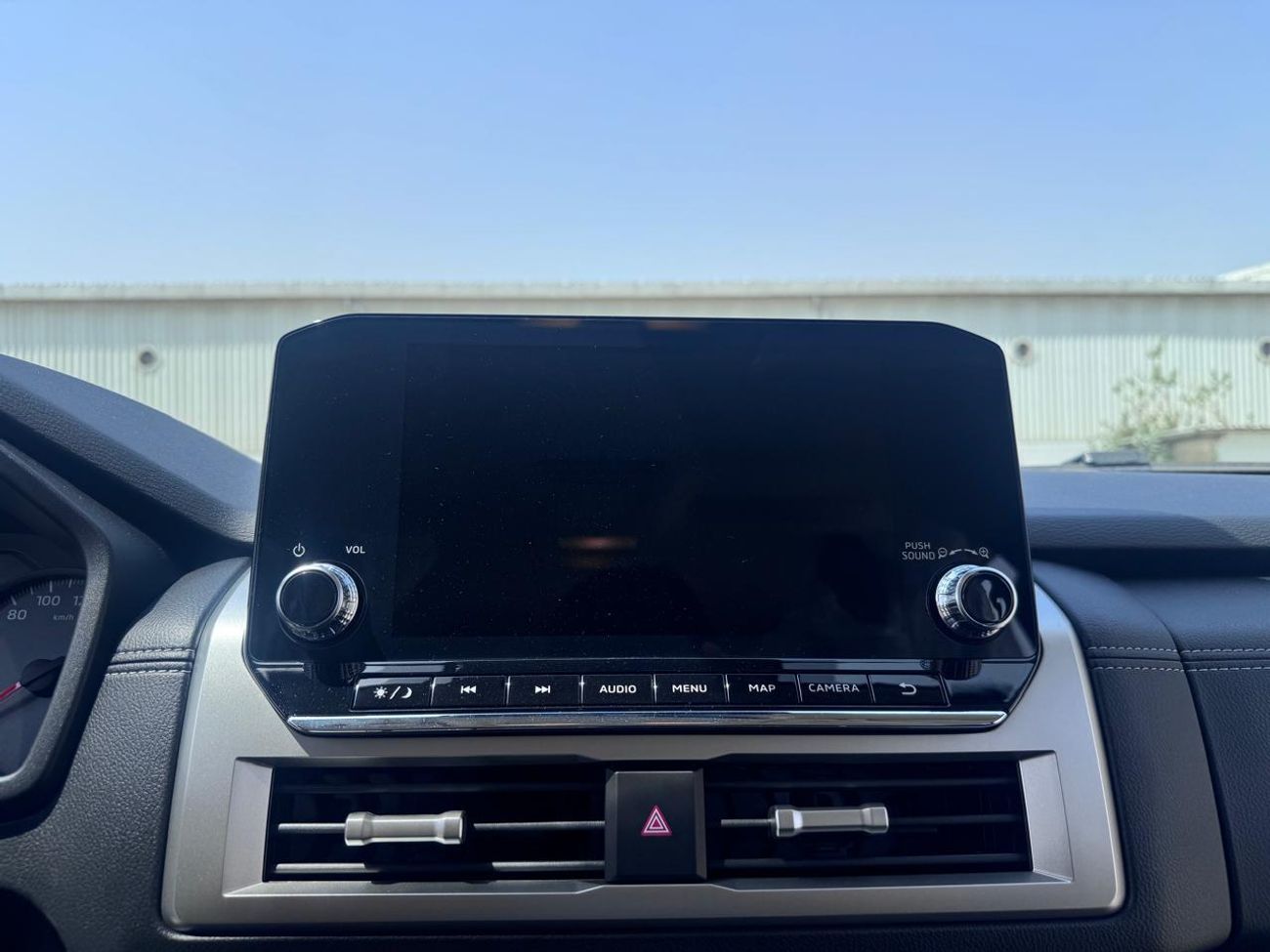 ميتسوبيشي L200 MITSUBISHI L200 Petrol Double Cabin 4WD 5MT 2.5L GLX -FULL OPTION_White