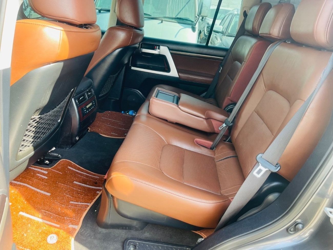 تويوتا لاند كروزر Toyota landcuriser VXR 5.7 V8 2019 Years full option Top the Range accident free