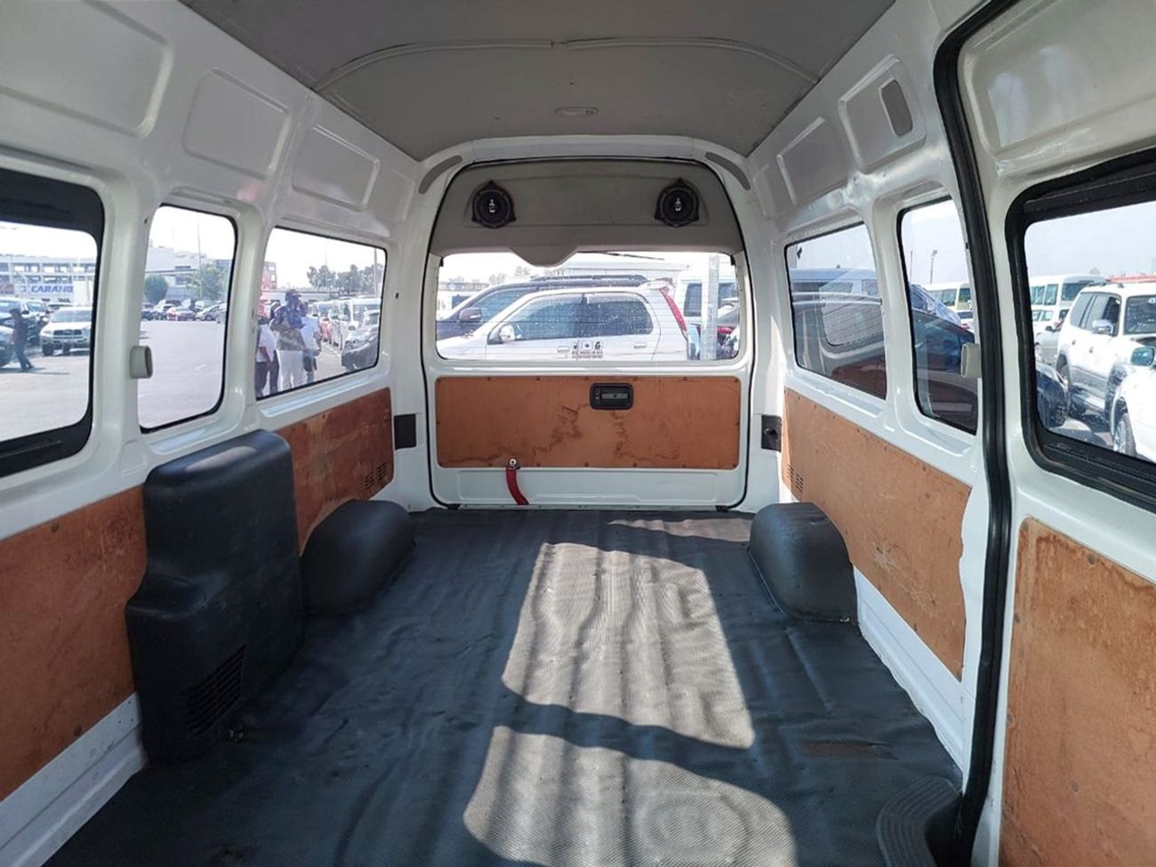 Toyota Hiace TOYOTA HIACE VAN RHD 2014 MODEL 3.0 L DIESEL AUTOMATIC(PM13716)