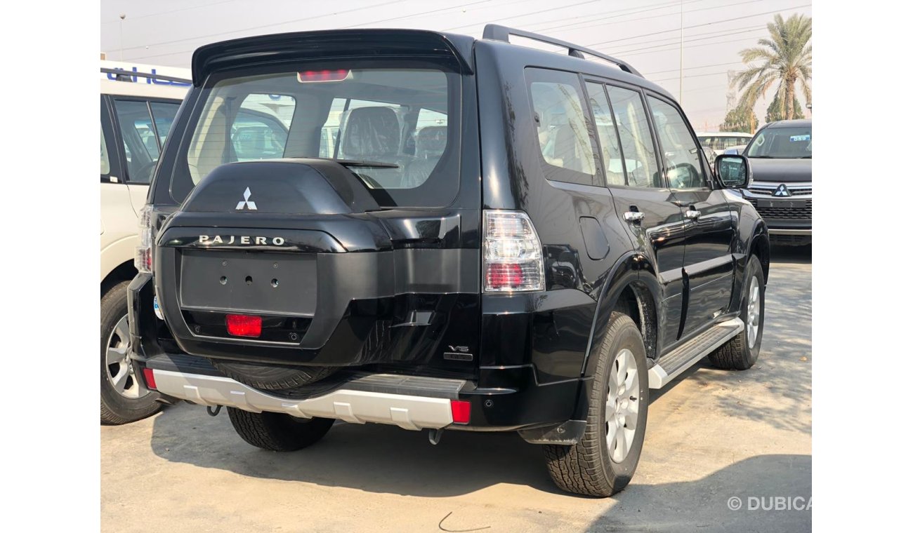 Mitsubishi Pajero GLS V6 3.5L, 1-Power Seat, Alloy Rims 17'', DVD + Rear Camera, Parking Sensors Rear, Rear AC