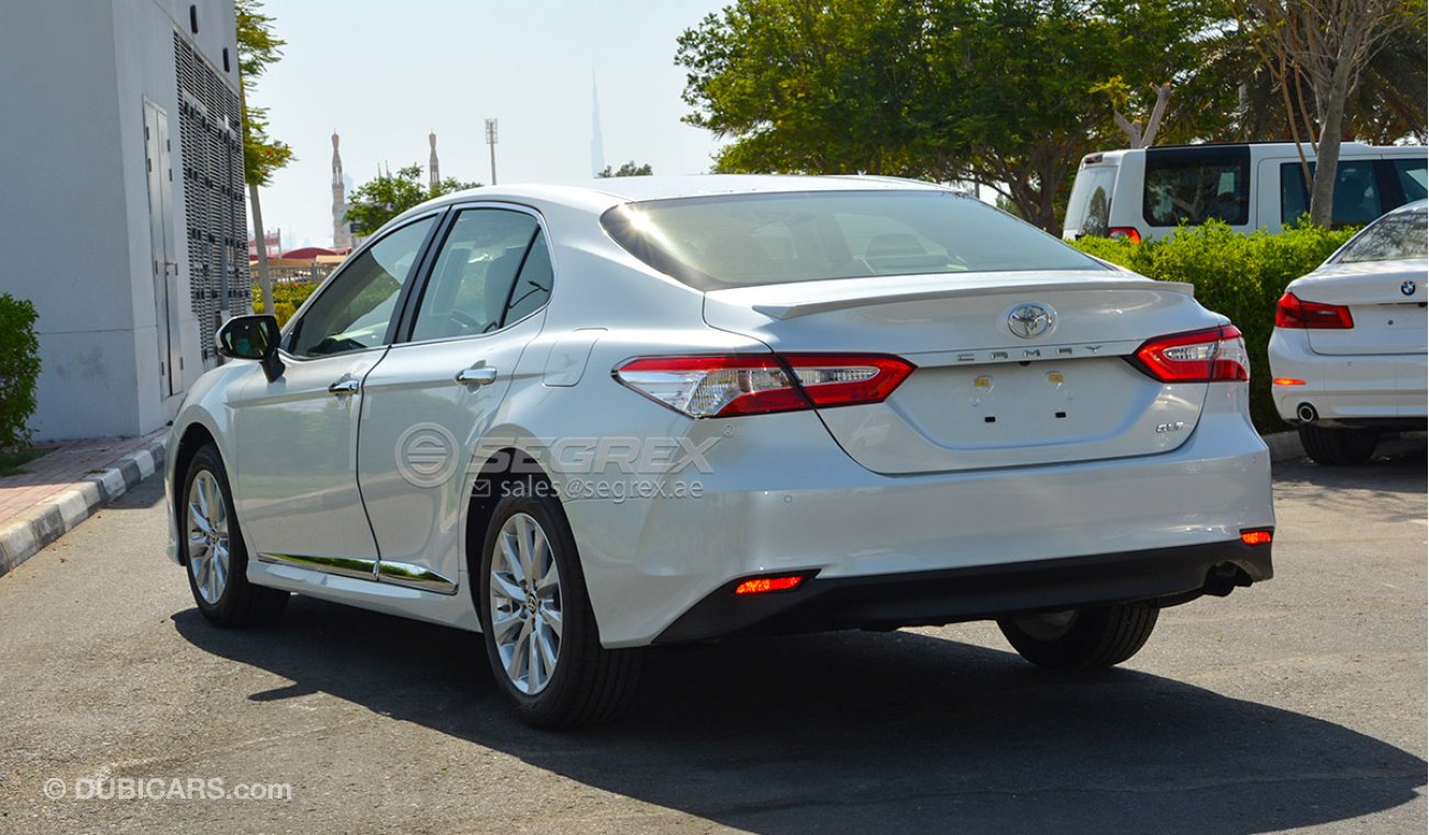 Toyota Camry 2.5 GLE AT With Sunroof/ Power Driver Seats, Smart Key + Button Start + Rear Camera + Dvd