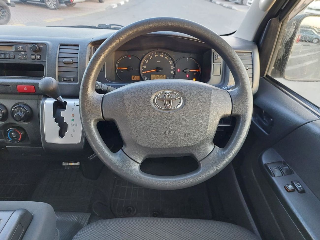 Toyota Hiace TOYOTA HIACE VAN RHD 2014 MODEL 3.0 L DIESEL AUTOMATIC(PM74812)