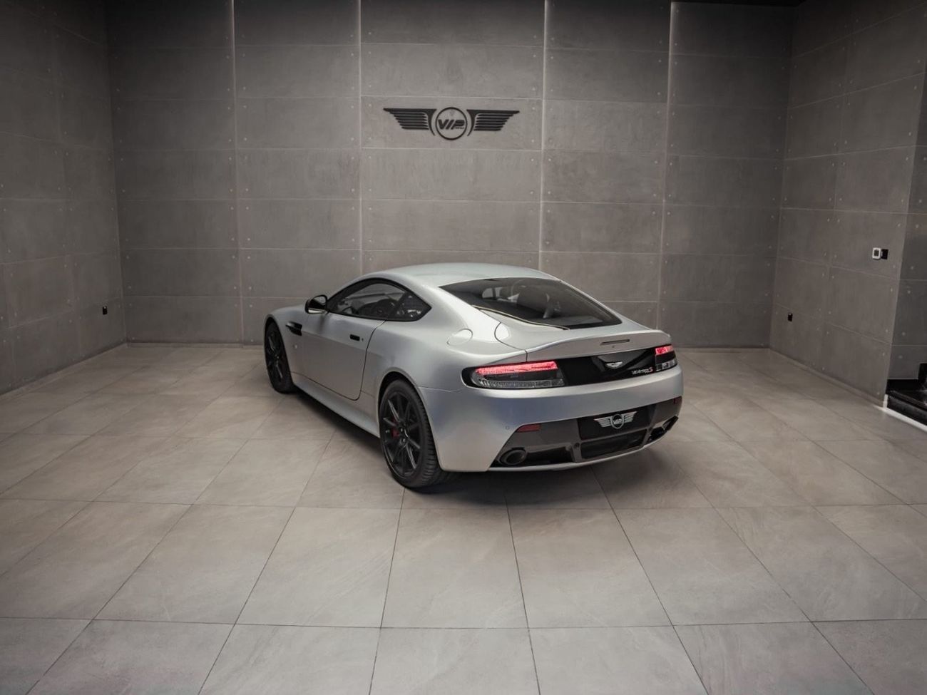 Aston Martin V12 Vantage Vantage s v12 Gcc brand new