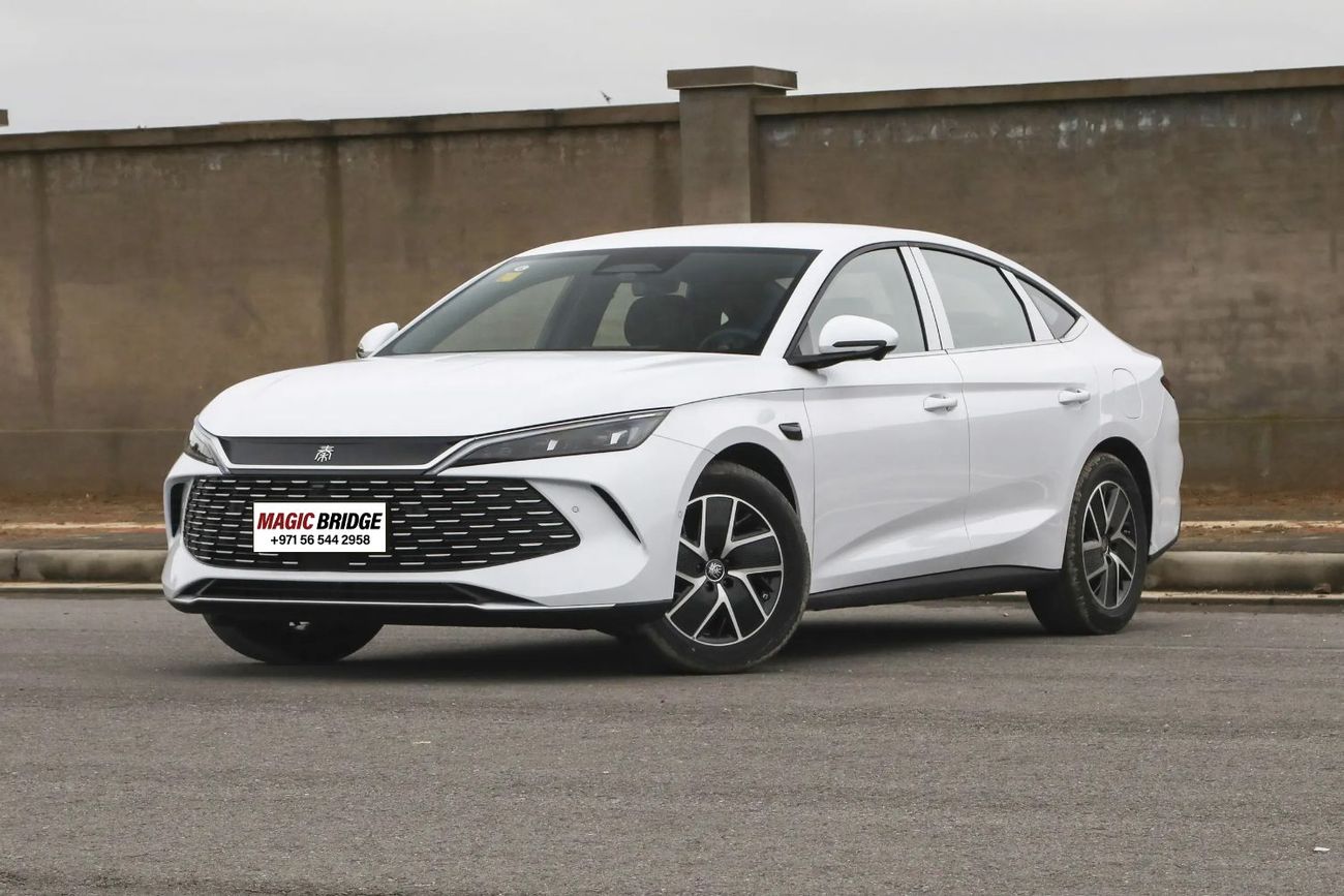 BYD Qin L DM-i BYD Qin L DM-i 120KM White Color