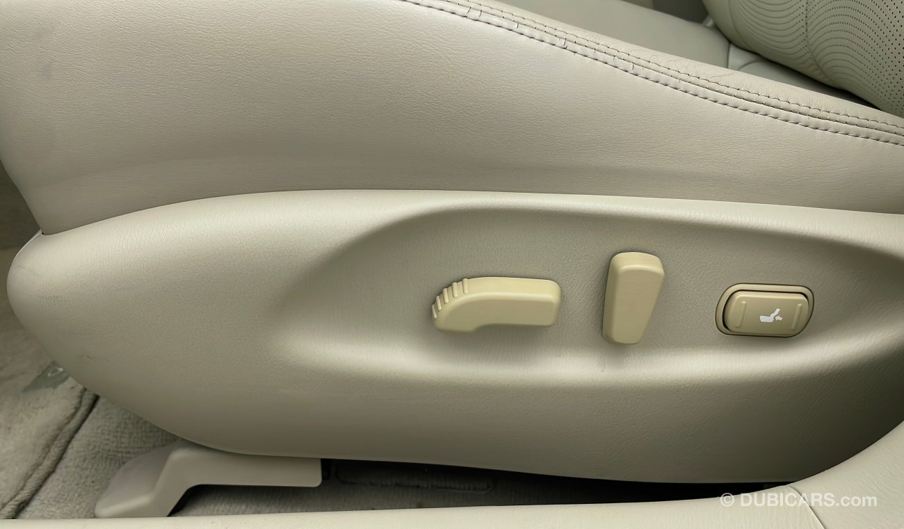 Infiniti Q70 EXCELLENCE 3.7 | Under Warranty | Inspected on 150+ parameters