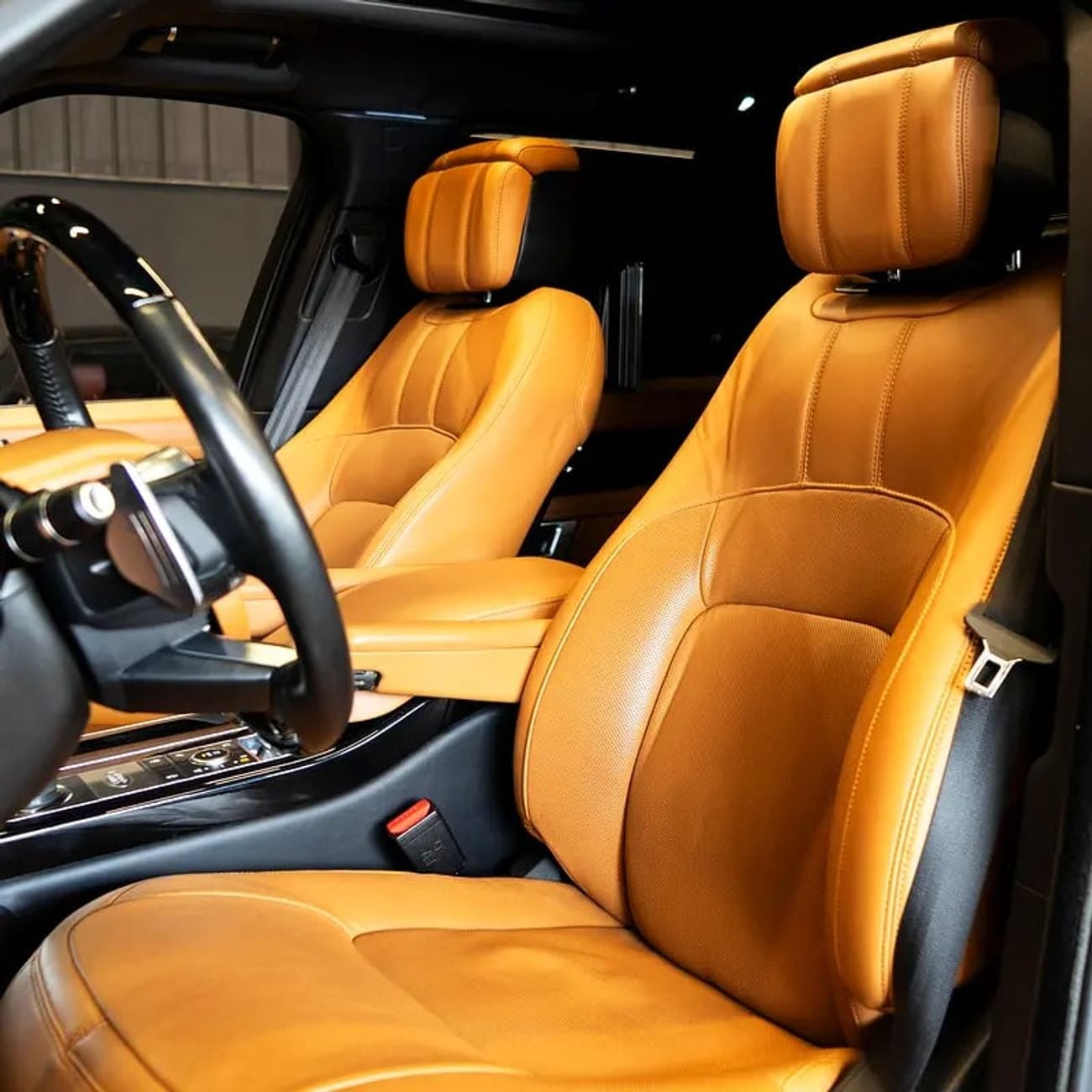 لاند روفر رينج روفر LWB Autobiography P400 3.0L 4,082 p.m • 0% Downpayment • Agency Service History • 1 Year Warran