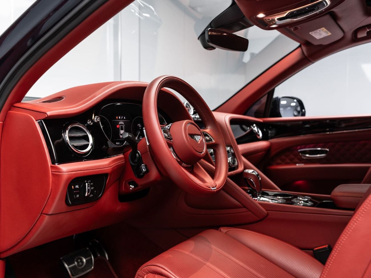 Bentley Bentayga STD BUY NOW, PAY 2027 | THE BLACKLINE STANDARD | 1 Year Blackline Warranty, Low KMs