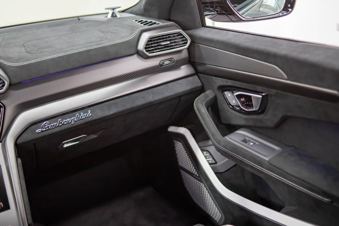 لامبورغيني اوروس 4.0T V8 Performante