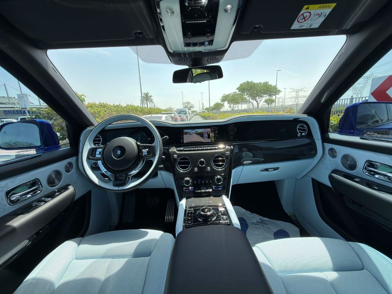 رولز رويس كولينان GCC SPEC NEAT AND CLEAN LESS KILOMETER