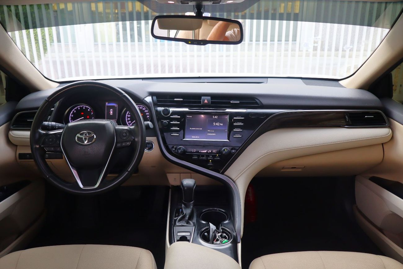 تويوتا كامري SE 2.5L (181 HP)