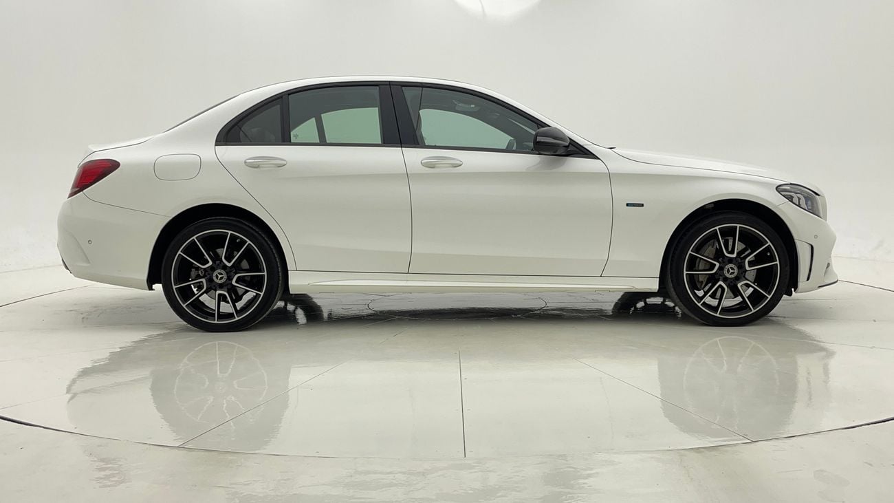 Mercedes-Benz C 300 PREMIUM + AMG SPORT PACK 2 | Zero Down Payment | Free Home Test Drive