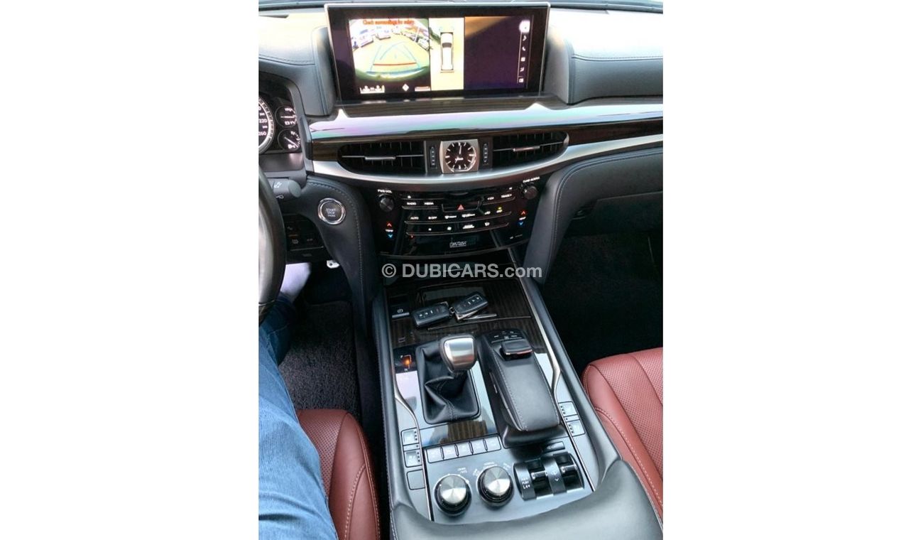 Lexus LX 570 Platinum Signature