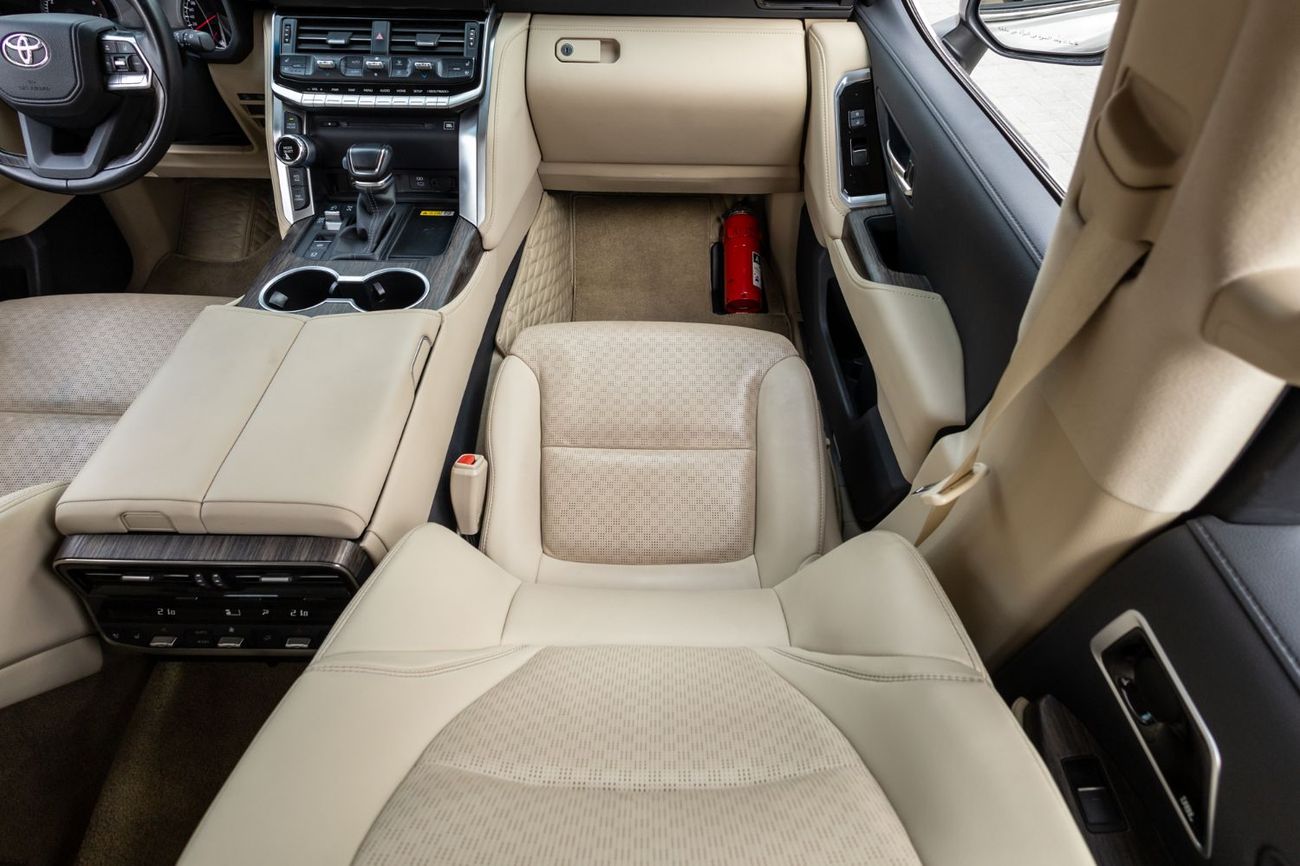 تويوتا لاند كروزر VXR 3.5L