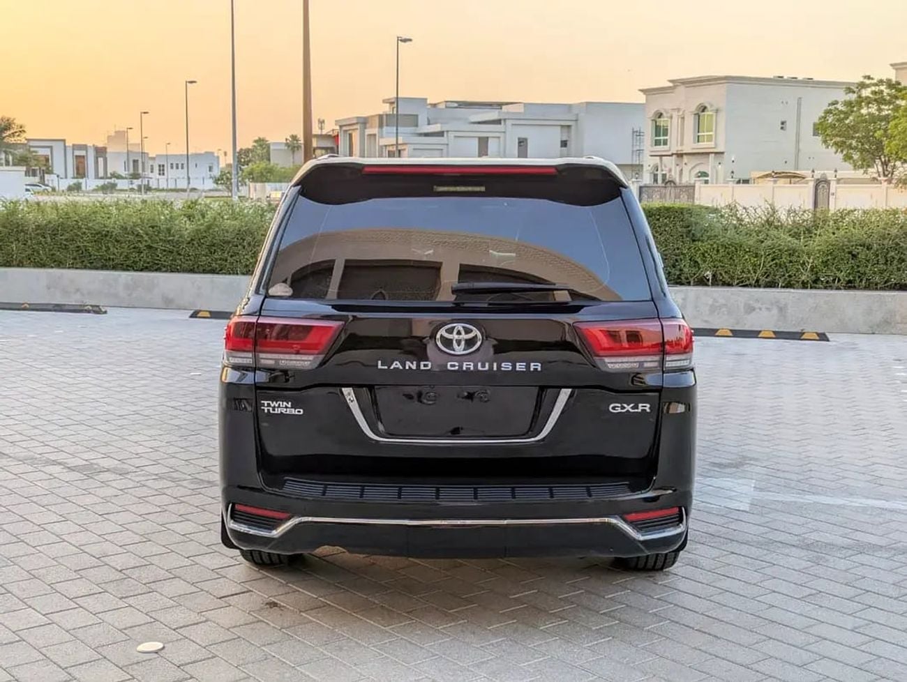 تويوتا لاند كروزر GXR Facelifted With Interior and Exterior | GCC Specs | V6 Engine