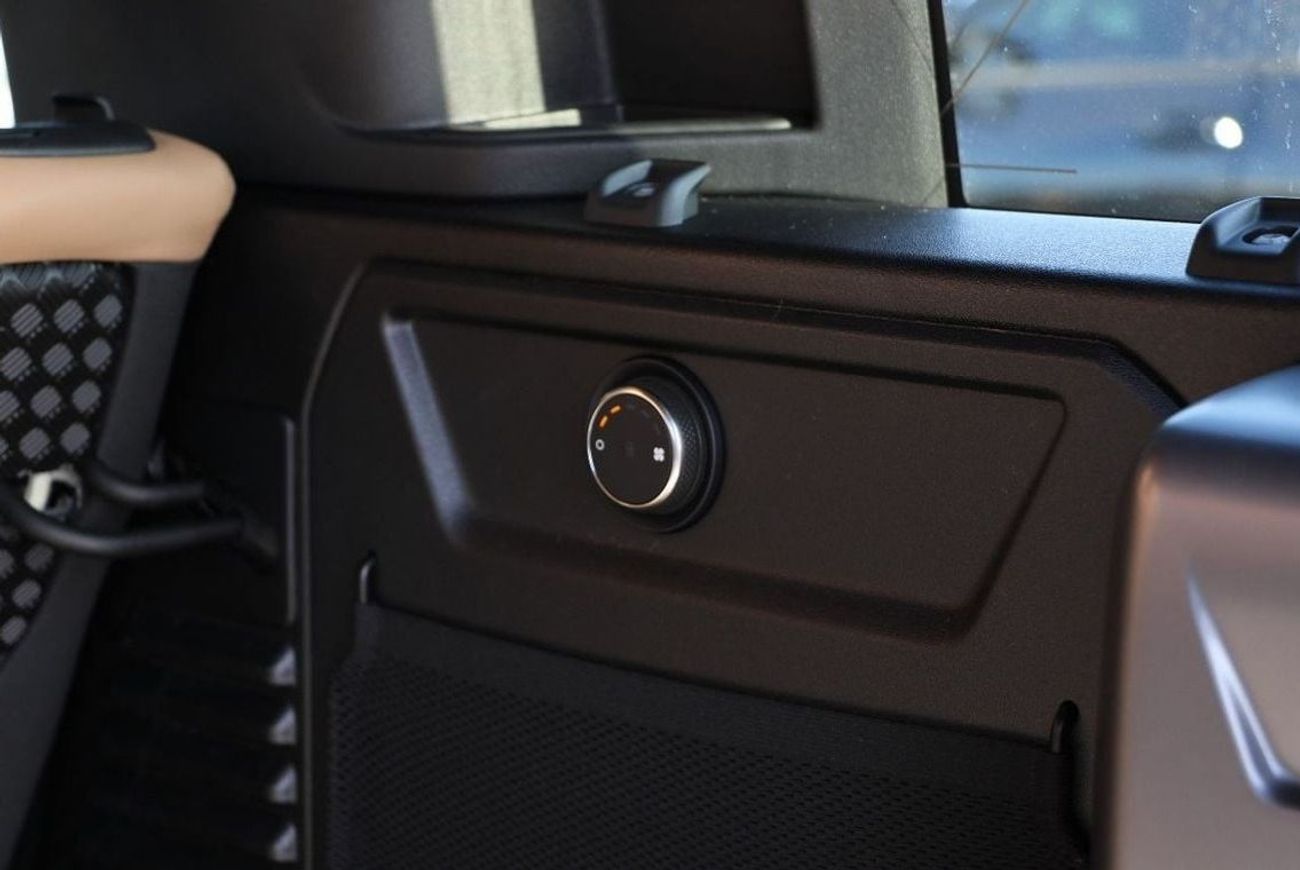 Land Rover Defender 2025 Defender 3.0L Petrol P400 X-Dynamic HSE