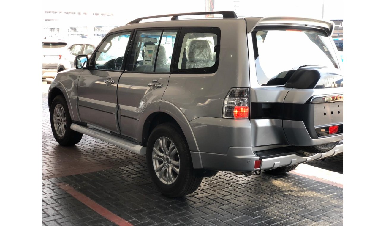 Mitsubishi Pajero 3.8L, V6, GLS, SUNROOF, DVD + REAR CAMERA, LEATHER SEATS, ALLOY RIMS, 2 POWER-SEATS, ROOF RAILS