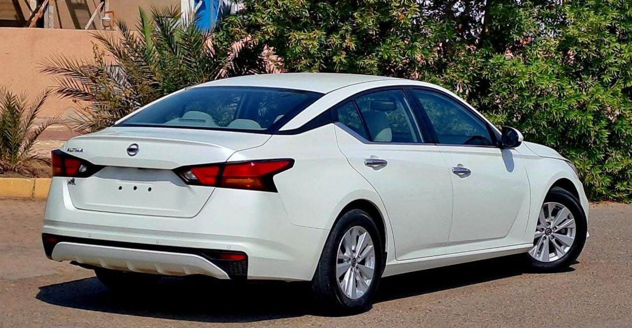 نيسان ألتيما SV