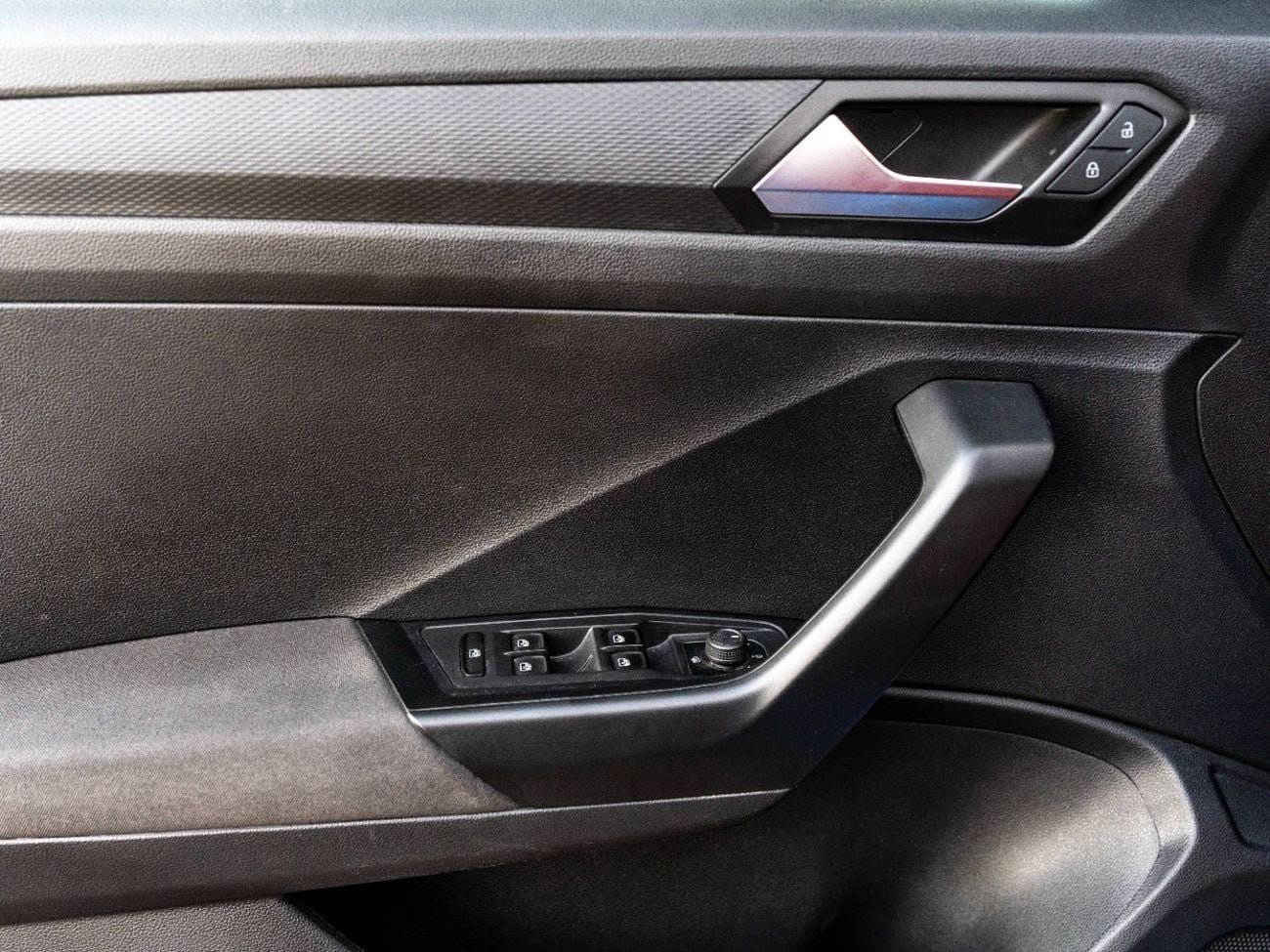 فولكس واجن T ROC TREND