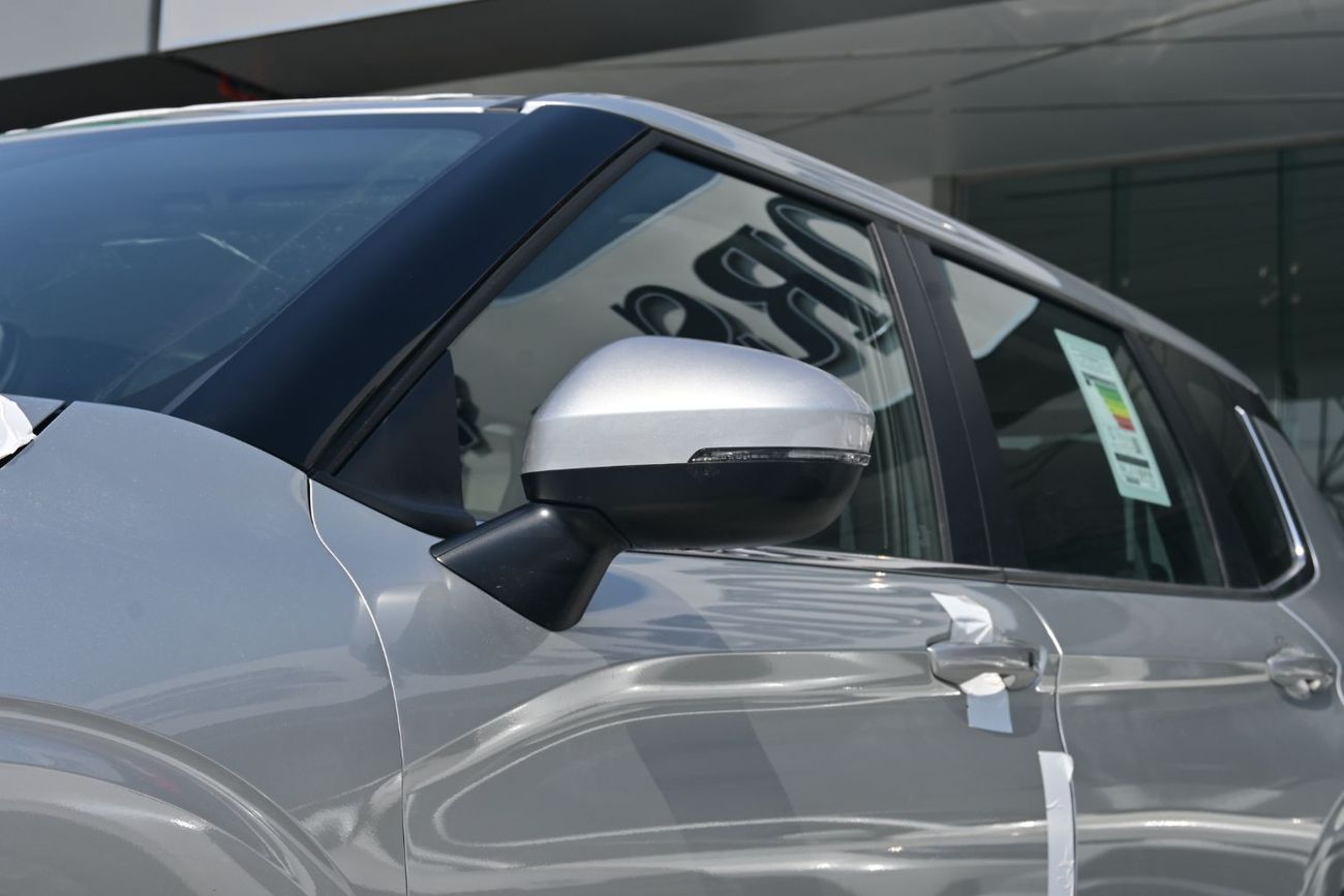 Mitsubishi Outlander Mitsubishi Outlander Hi-Line 2.5L Petrol 4WD, Model 2025, Color Silver