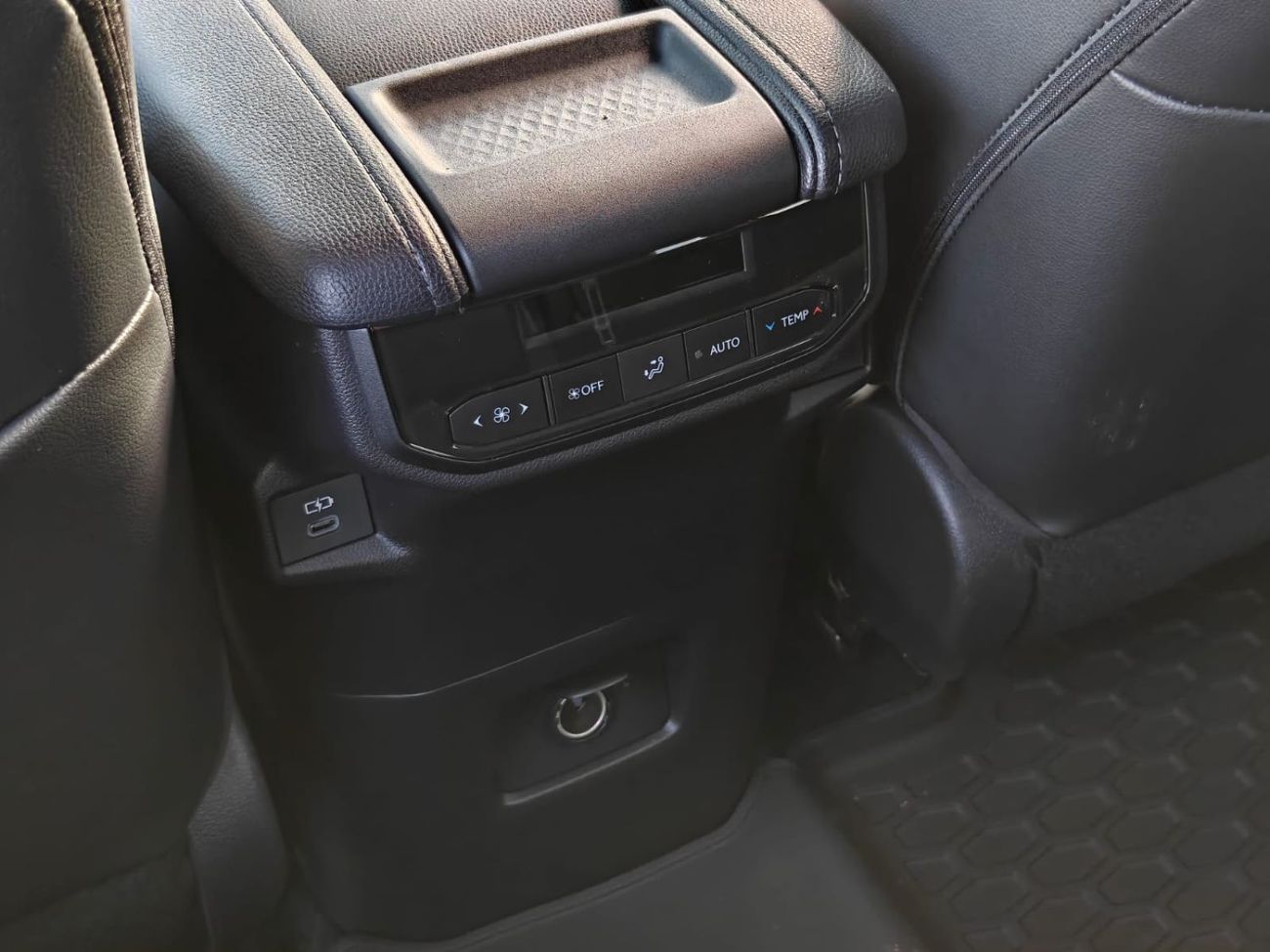 تويوتا جراند هايلاندر 2026 TOYOTA GRAND HIGHLANDER LIMITED BLACK CANADIAN SPEC